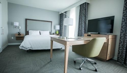 Studio, 1 très grand lit, accessible aux personnes à mobilité réduite, non-fumeurs (w/ bathtub)