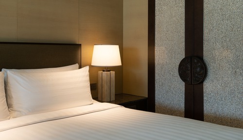 Chambre, 1 très grand lit, vue piscine (Tanjung)