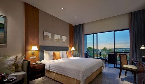 Chambre, 1 très grand lit, vue mer (Kinabalu)