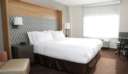 Chambre Standard, 1 très grand lit, accessible aux personnes à mobilité réduite (Roll-In Shower)