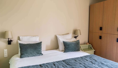 Chambre, plusieurs lits (Tribe)