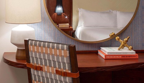 Chambre Standard, 1 très grand lit (Mobility/Hearing Access, Roll-In Shwr)