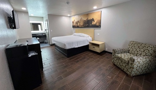 Chambre, 1 très grand lit, non-fumeurs
