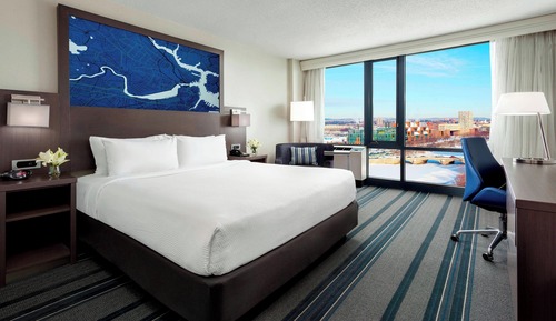 Chambre, 1 très grand lit, non-fumeurs, vue fleuve (Hearing Accessible)