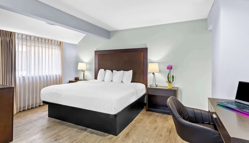 Suite, plusieurs lits, non-fumeurs (with Sofabed, Full Kitchen)