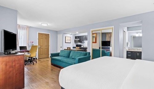 Suite, 1 très grand lit, accessible aux personnes à mobilité réduite (with Sofabed, Full Kitchen)