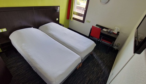 Chambre Standard, 2 lits une place