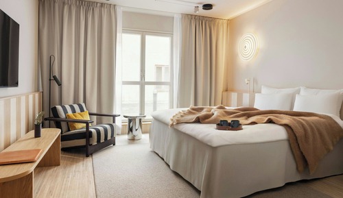 Chambre Deluxe, 1 très grand lit, balcon