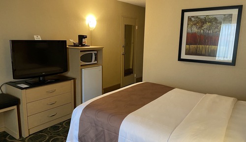 Chambre, 1 grand lit, accessible aux personnes à mobilité réduite, non-fumeurs