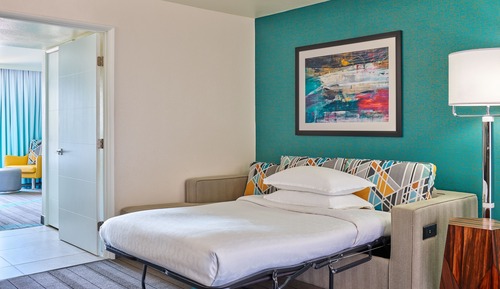 Suite Club, 1 chambre, balcon (Mobility/Hearing Access, Roll-In Shwr)