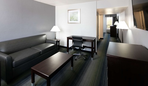 Suite Junior, 1 très grand lit et 1 canapé-lit