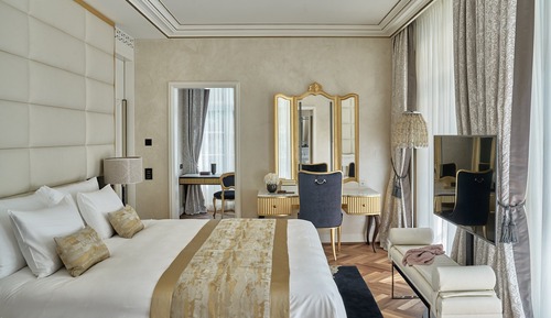 Suite, 1 très grand lit