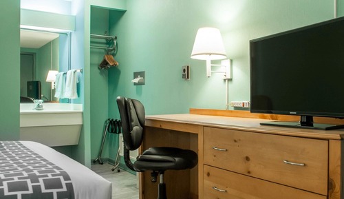 Chambre, 1 très grand lit, accessible aux personnes à mobilité réduite, non-fumeurs