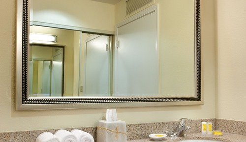 Chambre, 1 grand lit et 1 canapé-lit, accessible aux personnes à mobilité réduite (Hearing)