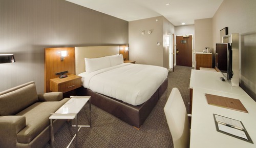 Chambre, 1 très grand lit, accessible aux personnes à mobilité réduite