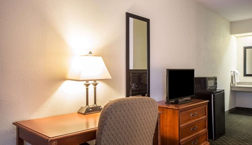 Chambre, 1 très grand lit, accessible aux personnes à mobilité réduite, non-fumeurs