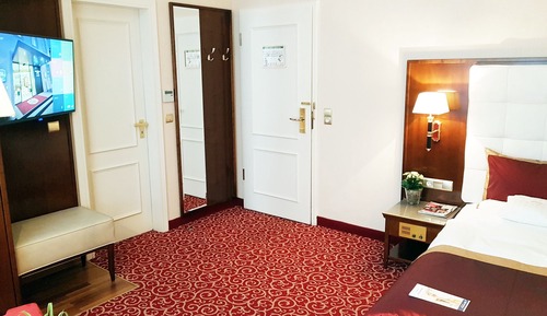 Chambre Deluxe, 1 lit double (Larger Room)