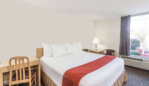 Chambre, 1 très grand lit, non-fumeurs