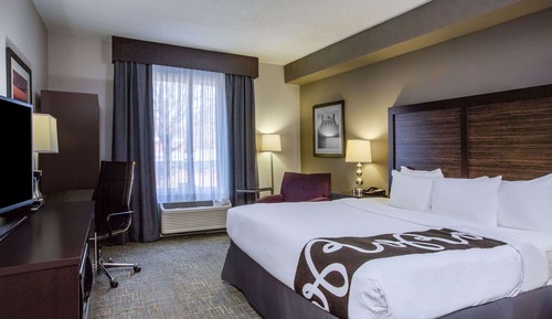 Chambre, 1 très grand lit, non-fumeurs