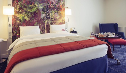 Privilege, Chambre, 1 très grand lit et 1 canapé-lit
