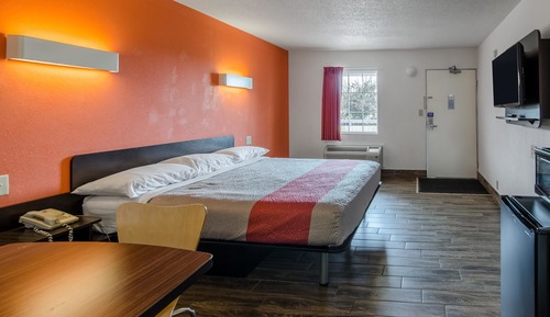 Chambre Standard, 1 très grand lit, accessible aux personnes à mobilité réduite, non-fumeurs