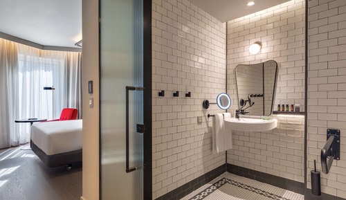 Chambre, 1 grand lit, accessible aux personnes à mobilité réduite