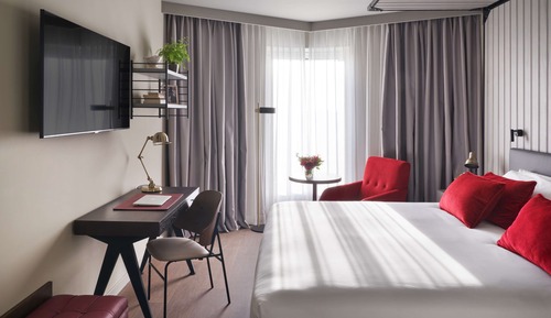 Chambre, 1 très grand lit