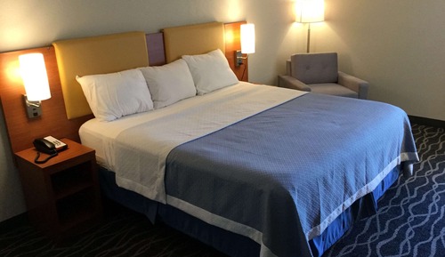Chambre, 1 très grand lit, non-fumeurs