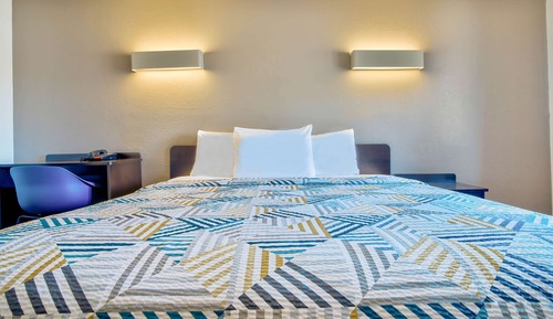 Chambre Standard, 1 grand lit, fumeurs