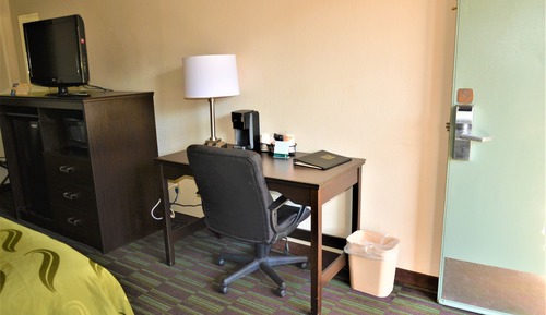 Chambre, 1 très grand lit, accessible aux personnes à mobilité réduite, non-fumeurs