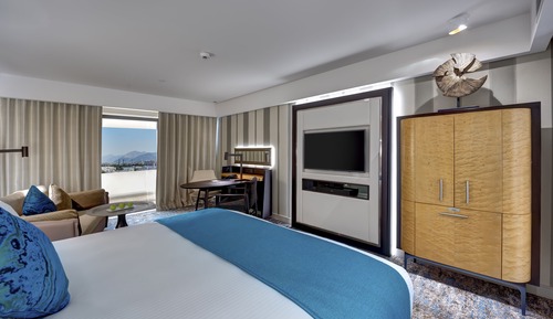 Chambre, 1 très grand lit, balcon, vue ville (Club Lounge Access)