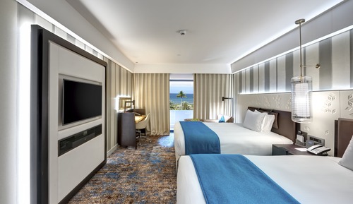 Chambre, 2 grands lits, balcon, vue mer