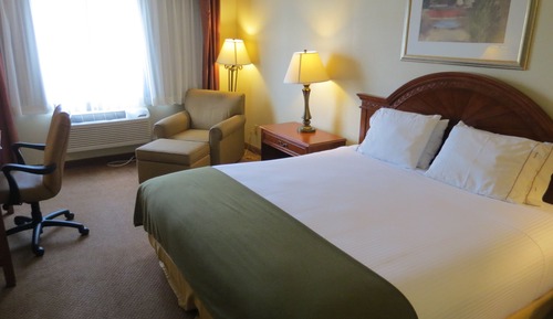 Chambre, 1 très grand lit, non-fumeurs