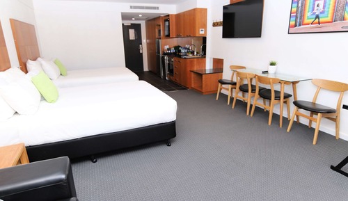 Appartement Supérieur, 2 grands lits, cuisine, côté cour intérieure