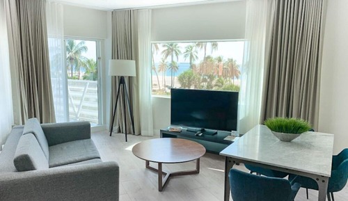 Suite, 1 très grand lit et 1 canapé-lit, balcon (Posh Balcony One Bedroom Ocean Front)