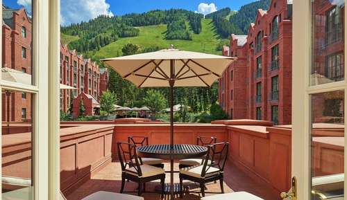 Chambre Majestueuse, 2 lits doubles, balcon, vue montagne