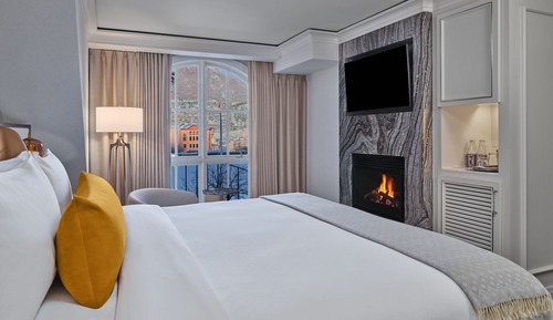 Chambre Deluxe, 1 très grand lit, cheminée (Mobility Accessible, Roll-In Shower)