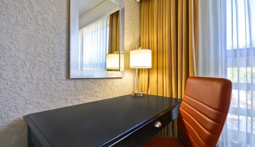 Chambre, 2 grands lits, patio