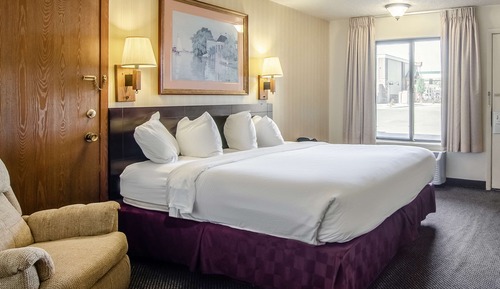 Chambre, 1 très grand lit, accessible aux personnes à mobilité réduite, non-fumeurs