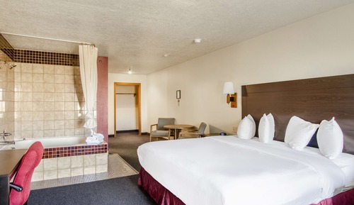 Chambre, 1 très grand lit, non-fumeurs, bain à remous