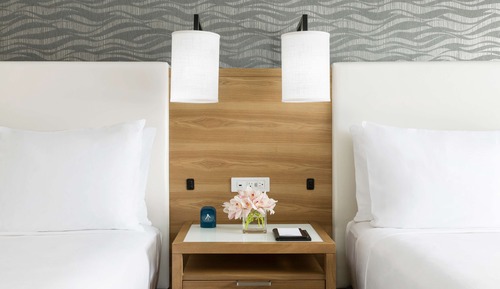 Chambre, 2 grands lits, baignoire