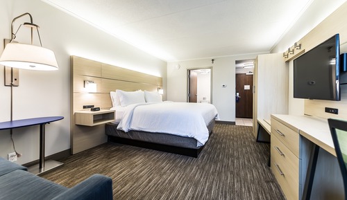 Chambre Standard, 1 très grand lit et 1 canapé-lit