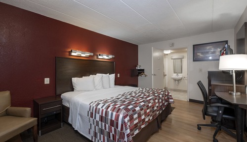 Chambre Standard, 1 très grand lit, accessible aux personnes à mobilité réduite (Smoke Free)