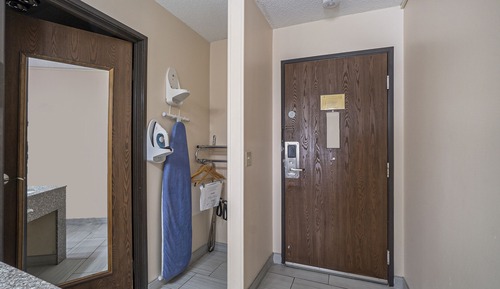 Chambre, 2 grands lits, accessible aux personnes à mobilité réduite (Mobility, Roll-In Shower)