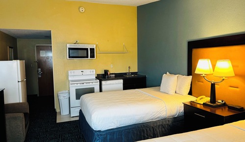 Chambre Double Supérieure, 2 grands lits, cuisine, vue ville
