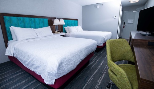 Chambre, 2 lits doubles, accessible aux personnes à mobilité réduite, non-fumeurs