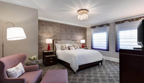 Chambre Deluxe, 1 très grand lit, vue baie