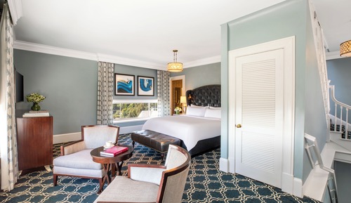 Suite, 1 très grand lit, vue baie, dans la tour