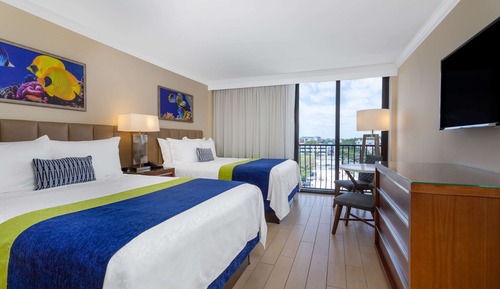 Chambre Ville, 2 grands lits, en angle