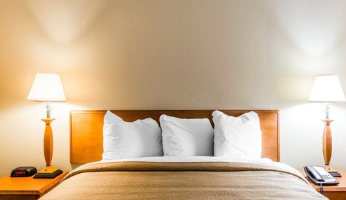 Chambre, 1 très grand lit, accessible aux personnes à mobilité réduite, non-fumeurs